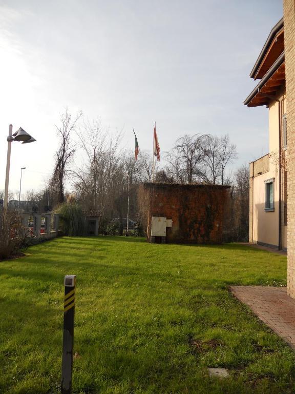 Residence San Prospero Garbagnate Milanese Bagian luar foto