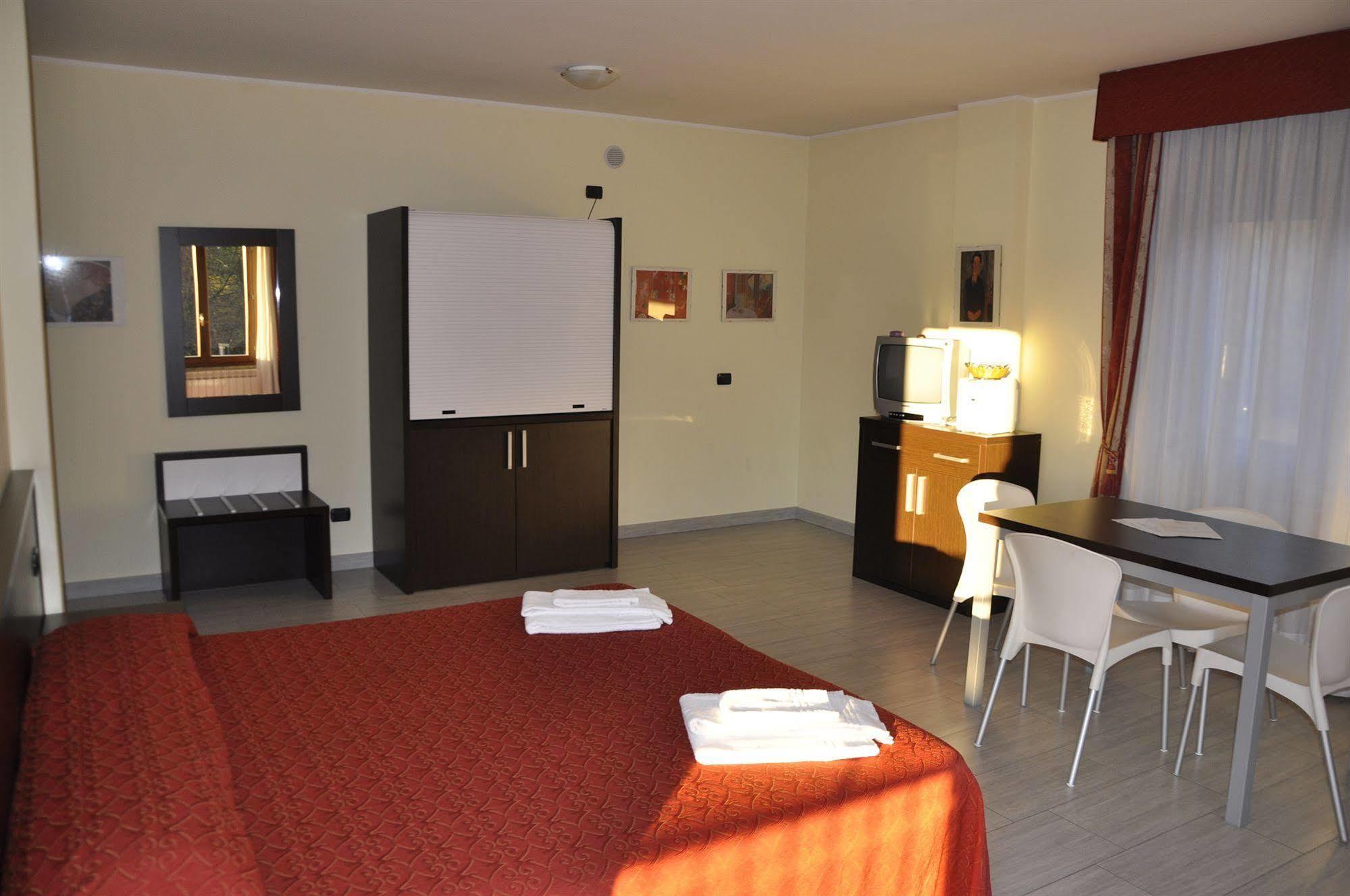 Residence San Prospero Garbagnate Milanese Bagian luar foto