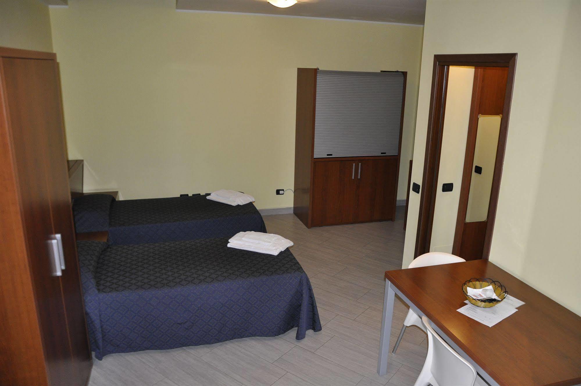 Residence San Prospero Garbagnate Milanese Bagian luar foto